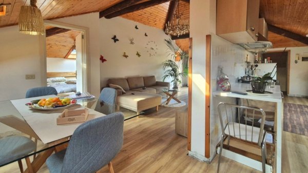 casa indipendente in vendita ad Arcola in zona Romito Magra