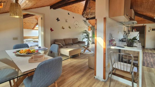 casa indipendente in vendita ad Arcola in zona Romito Magra