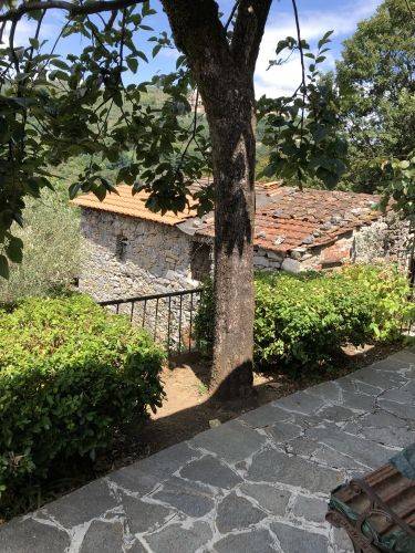 casa indipendente in vendita ad Arcola in zona Romito Magra