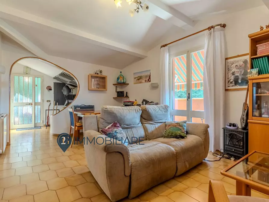 casa indipendente in vendita ad Arcola in zona Baccano