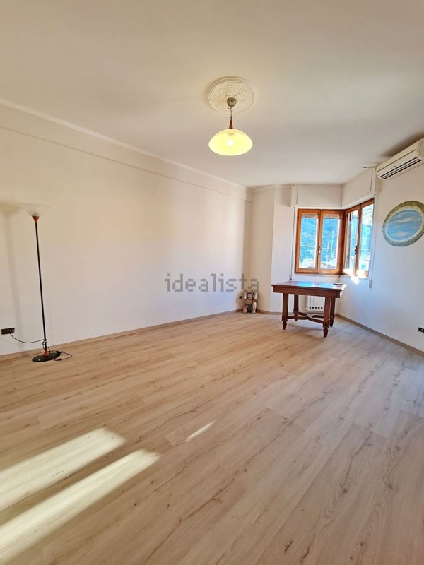 appartamento in vendita ad Arcola in zona Romito Magra