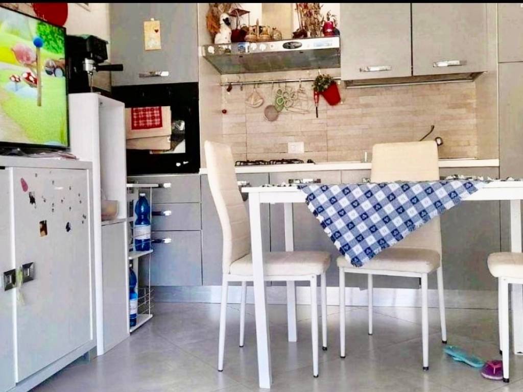 appartamento in vendita ad Arcola in zona Romito Magra