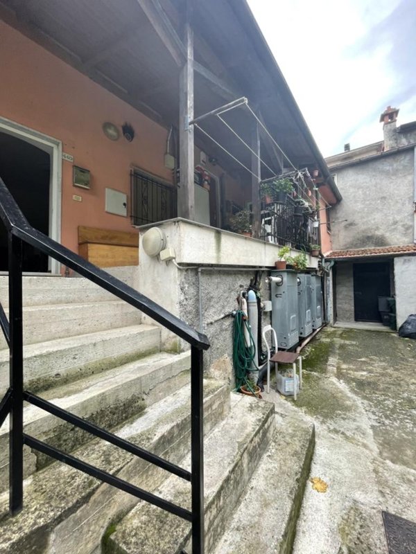 appartamento in vendita ad Arcola in zona Romito Magra