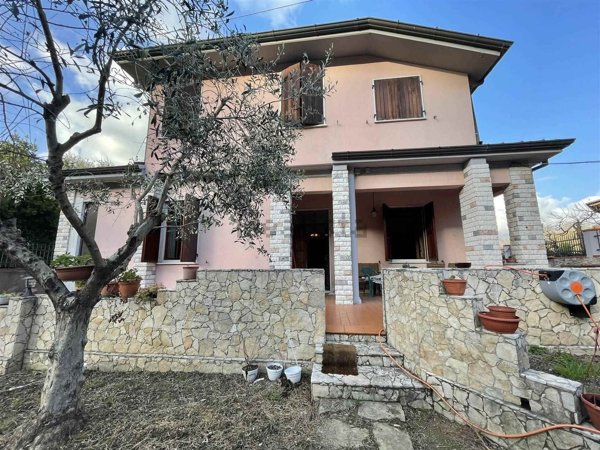 casa indipendente in vendita ad Arcola