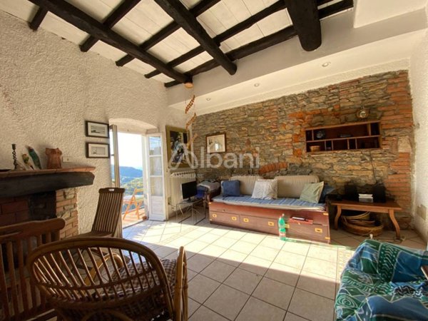 casa indipendente in vendita ad Arcola in zona Trebiano