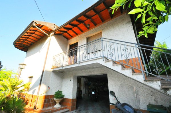 casa indipendente in vendita ad Arcola in zona Fresonara