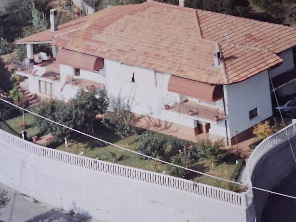 appartamento in vendita ad Arcola in zona Fresonara