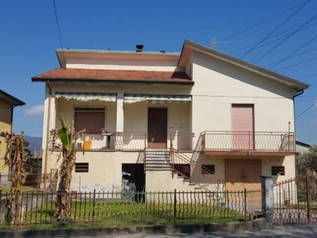 casa indipendente in vendita ad Arcola