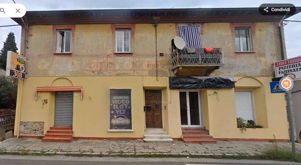 negozio in vendita ad Arcola in zona Romito Magra