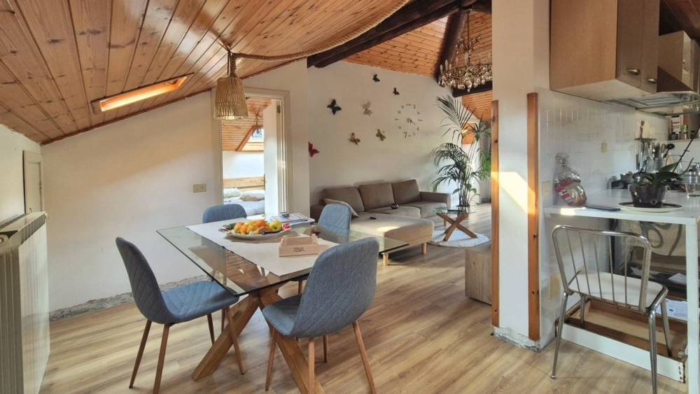 casa indipendente in vendita ad Arcola in zona Romito Magra