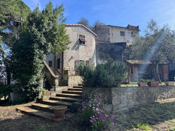 casa indipendente in vendita ad Arcola in zona Baccano
