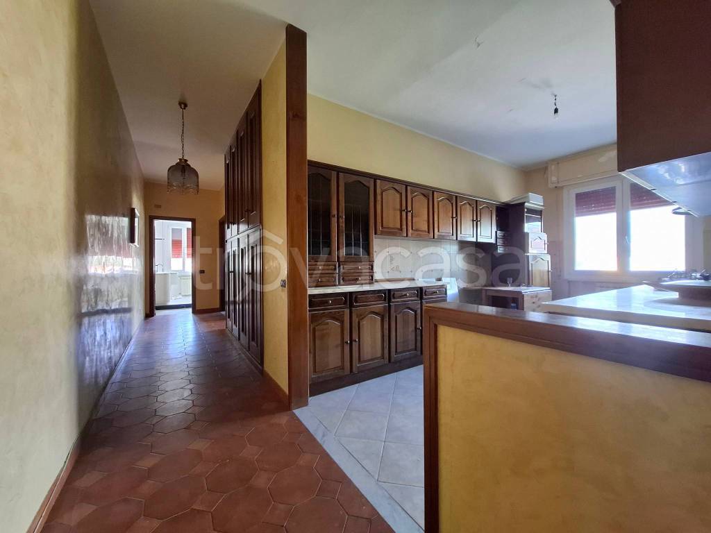 appartamento in vendita ad Arcola in zona Romito Magra