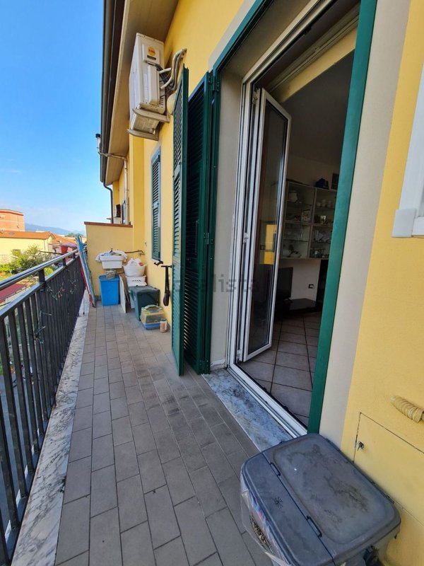 appartamento in vendita ad Arcola in zona Romito Magra