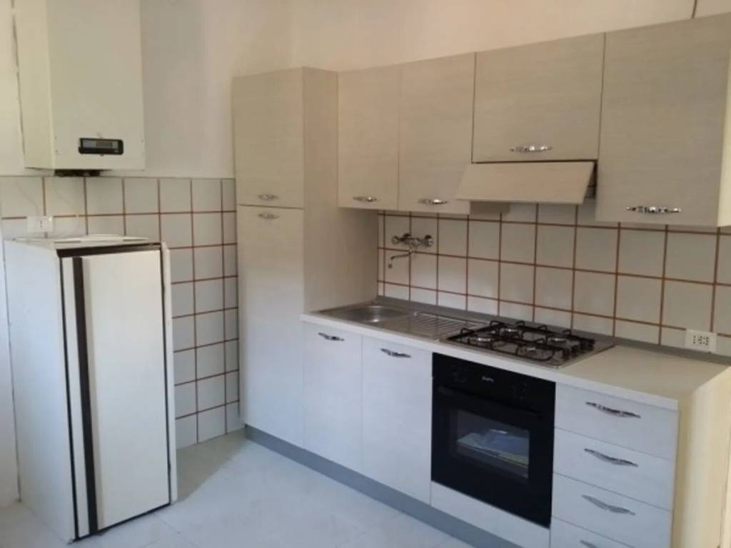 appartamento in vendita ad Arcola in zona Romito Magra