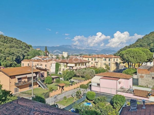 appartamento in vendita ad Arcola in zona Romito Magra