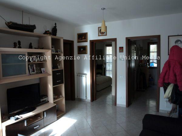 appartamento in vendita ad Arcola in zona Romito Magra