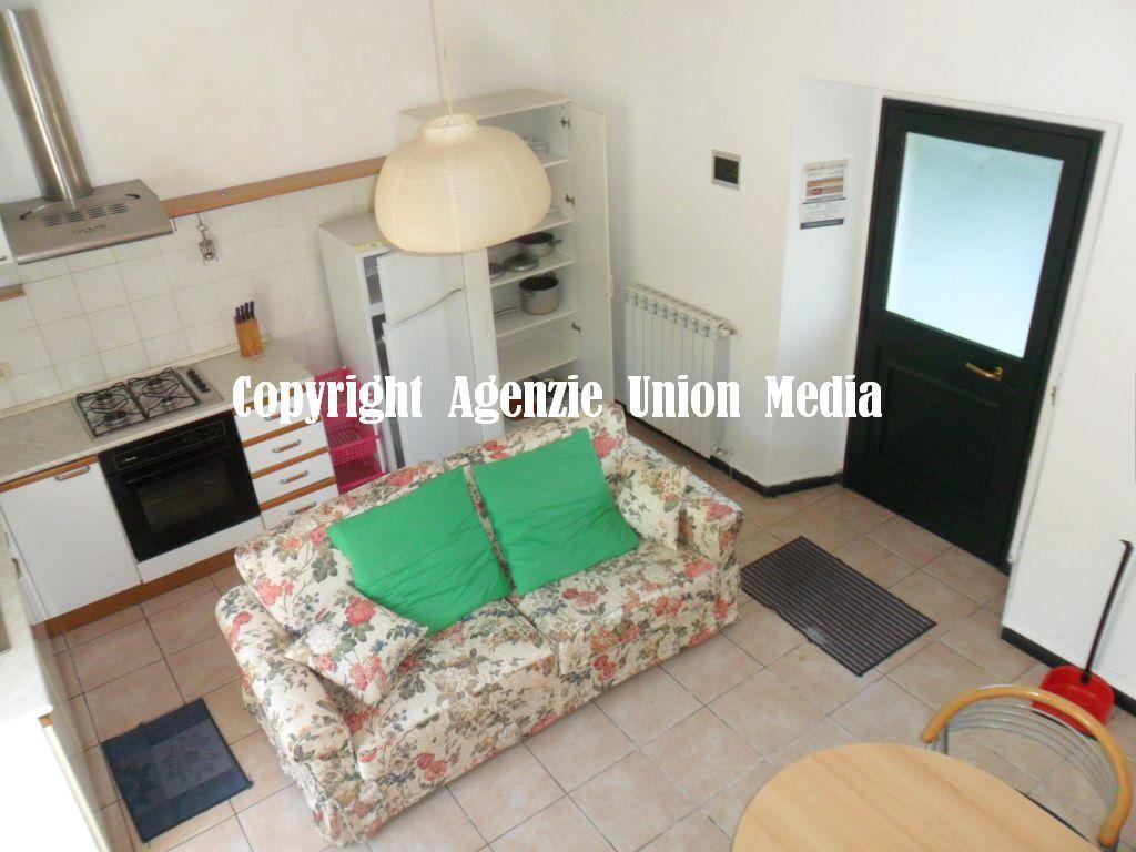 appartamento in vendita ad Arcola in zona Romito Magra