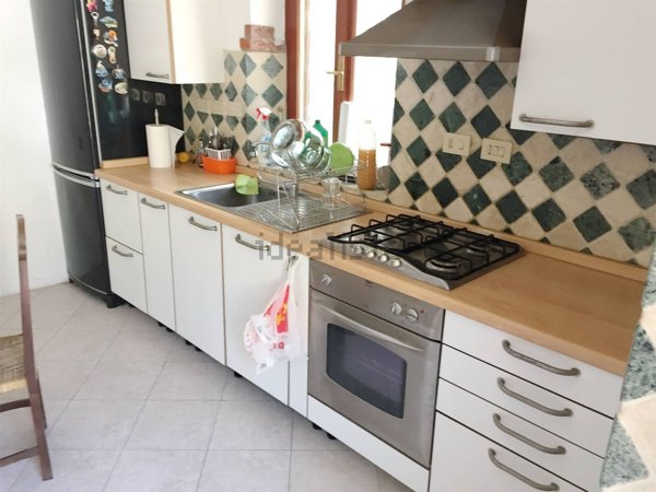casa indipendente in vendita ad Arcola in zona Romito Magra