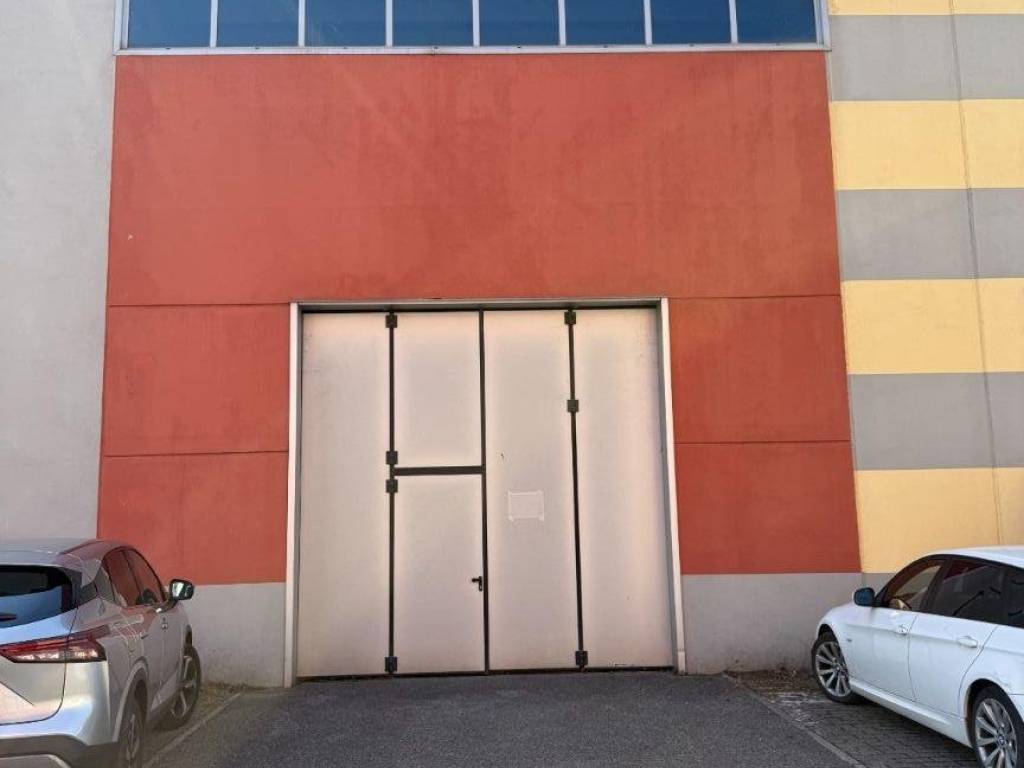 locale commerciale in vendita ad Arcola