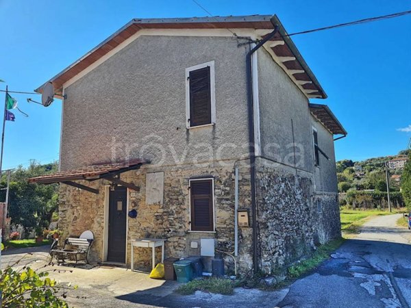 casa indipendente in vendita ad Arcola