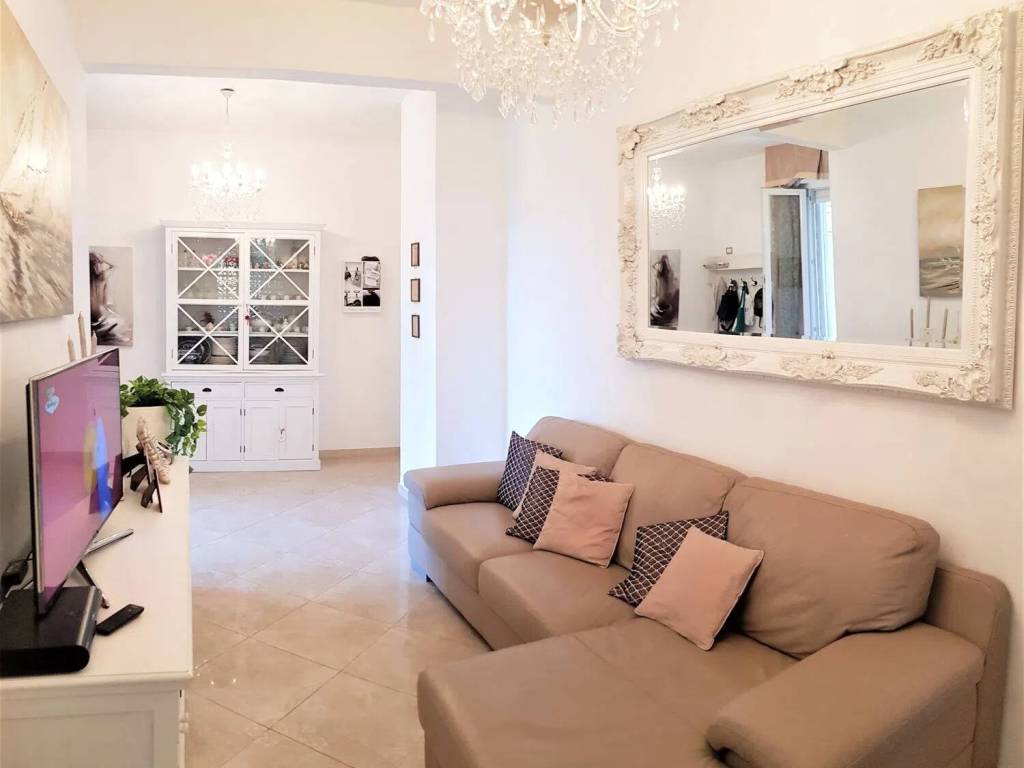 appartamento in vendita ad Arcola in zona Romito Magra