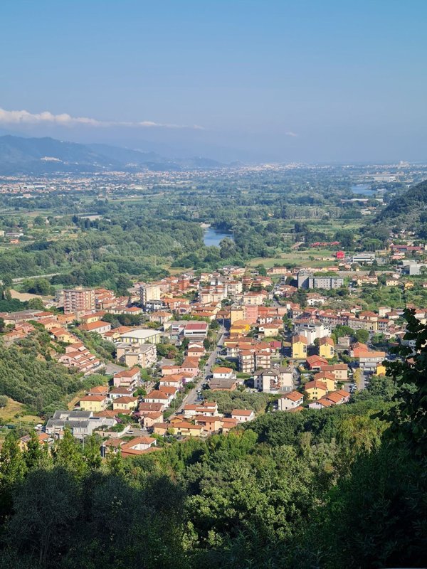 appartamento in vendita ad Arcola in zona Romito Magra