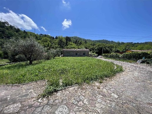 casa indipendente in vendita ad Arcola in zona Ressora