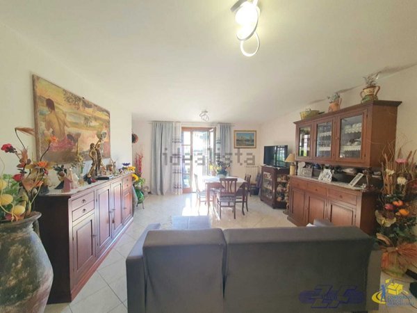 appartamento in vendita ad Arcola in zona Romito Magra