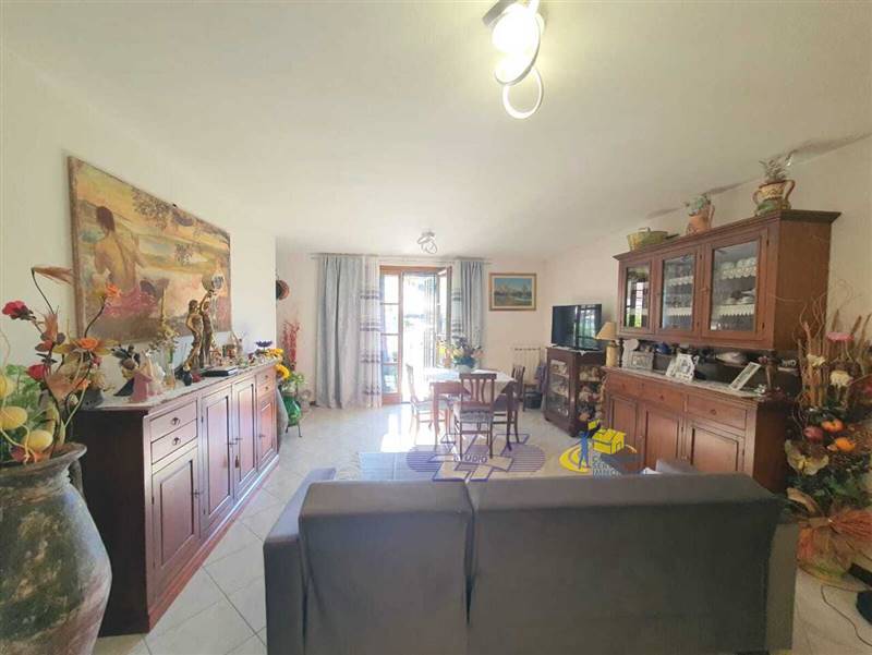 appartamento in vendita ad Arcola in zona Romito Magra