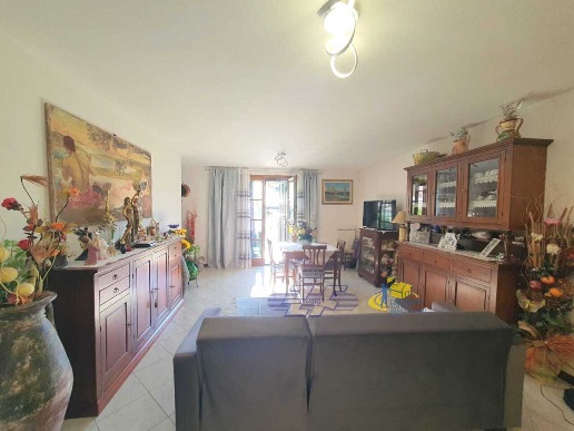 appartamento in vendita ad Arcola in zona Romito Magra