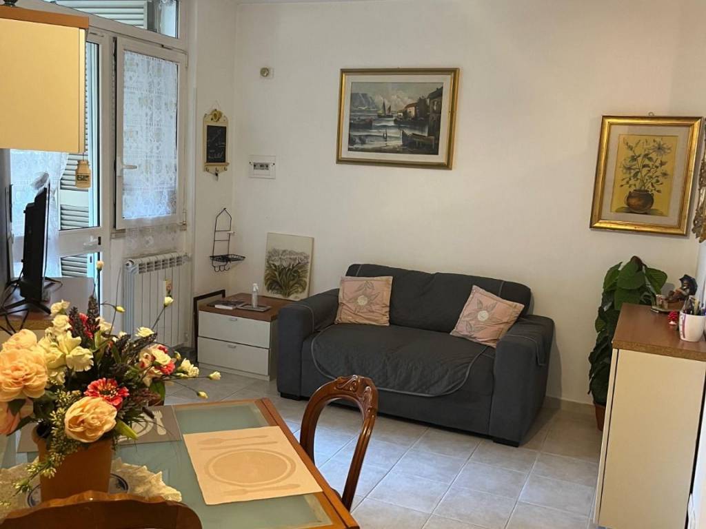 appartamento in vendita ad Arcola in zona Romito Magra