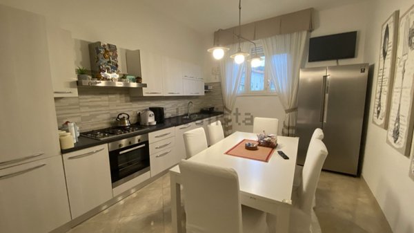 appartamento in vendita ad Arcola in zona Romito Magra