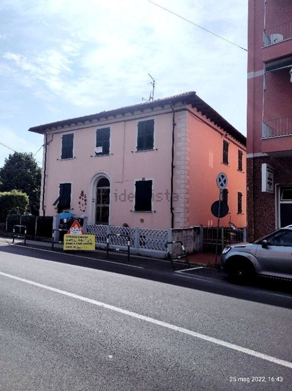 appartamento in vendita ad Arcola in zona Romito Magra