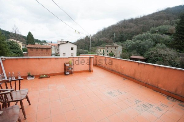 appartamento in vendita ad Arcola in zona Romito Magra