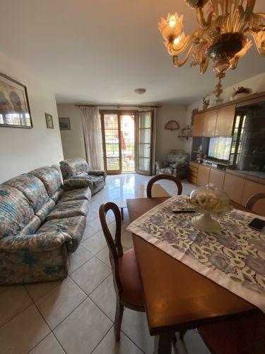 appartamento in vendita ad Arcola in zona Romito Magra