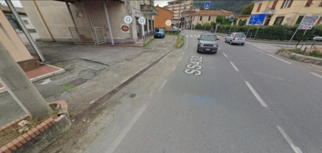 negozio in vendita ad Arcola in zona Romito Magra