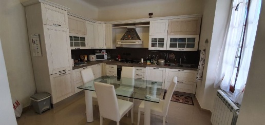 appartamento in vendita ad Arcola in zona Romito Magra