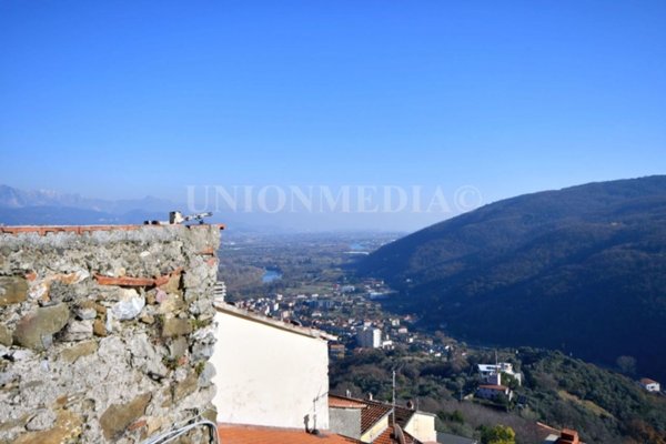 casa indipendente in vendita ad Arcola in zona Trebiano