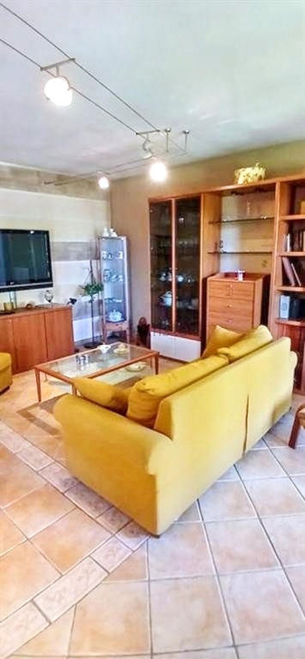casa indipendente in vendita ad Arcola in zona Ressora