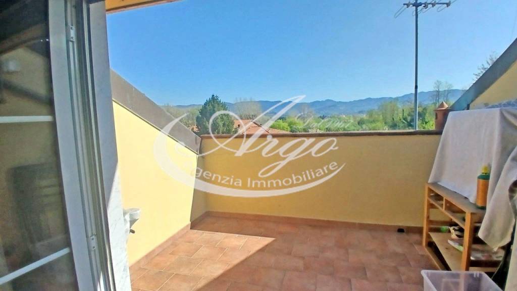 appartamento in vendita ad Arcola in zona Romito Magra