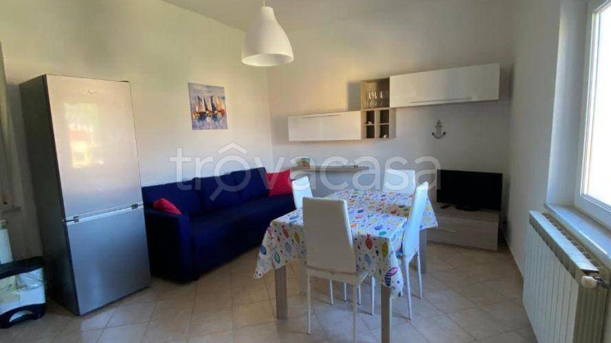 appartamento in vendita ad Arcola in zona Romito Magra