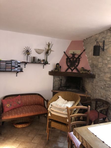 casa indipendente in vendita ad Arcola in zona Trebiano