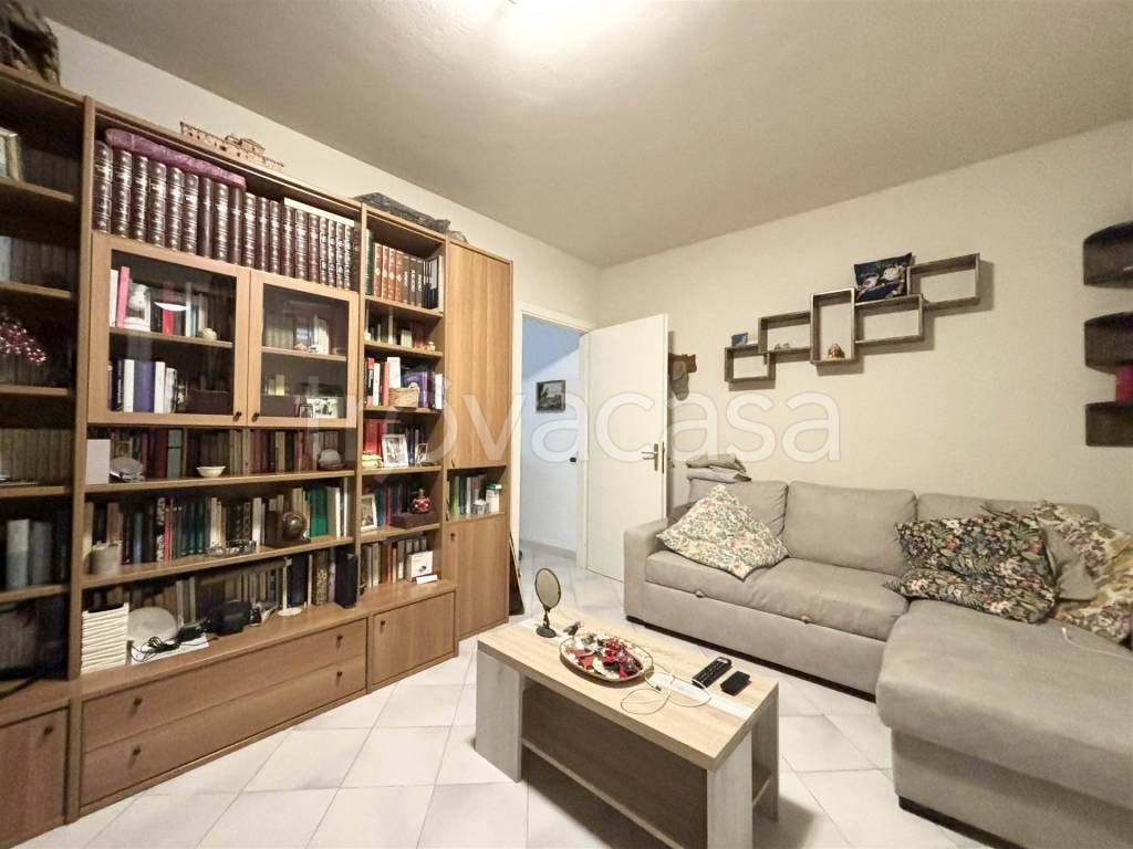 appartamento in vendita ad Arcola in zona Romito Magra