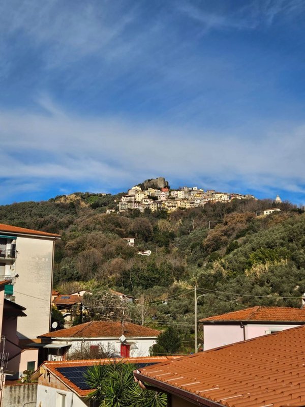 appartamento in vendita ad Arcola in zona Romito Magra