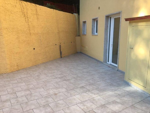 appartamento in vendita ad Arcola in zona Romito Magra