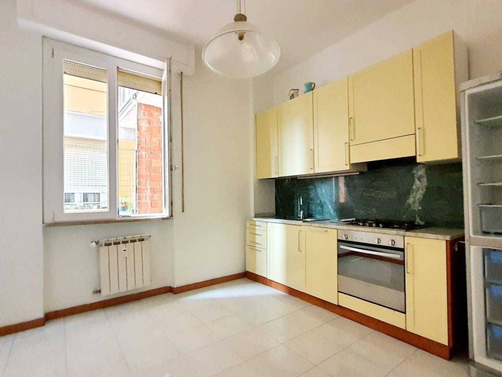 appartamento in vendita ad Arcola in zona Romito Magra