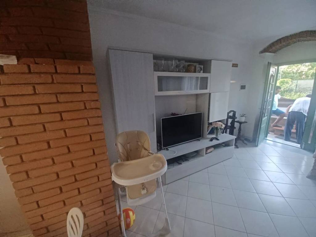 casa indipendente in vendita ad Arcola in zona Ressora