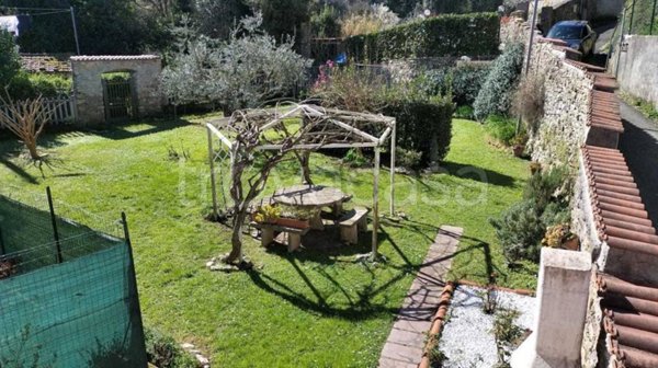 casa indipendente in vendita ad Arcola