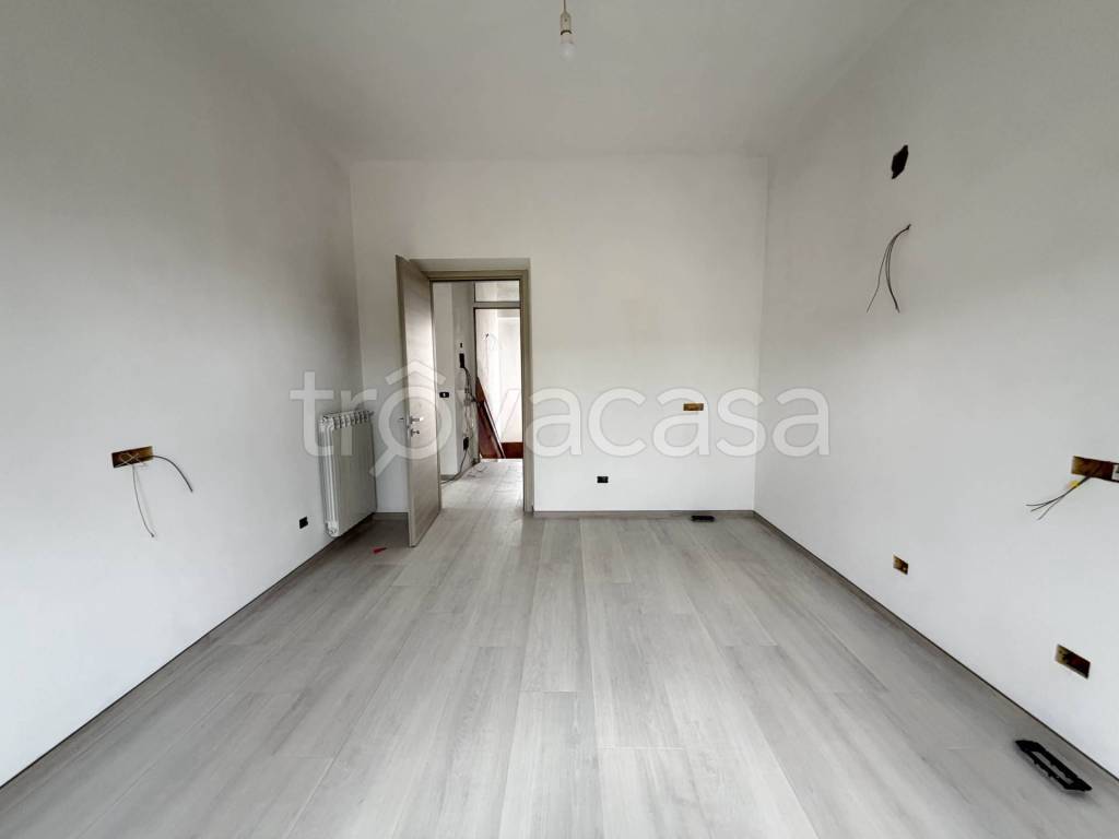 casa indipendente in vendita ad Arcola in zona Ressora