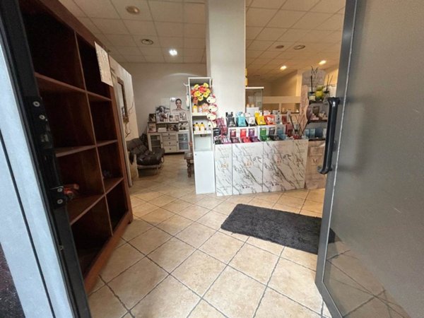 locale commerciale in vendita ad Arcola in zona Ressora